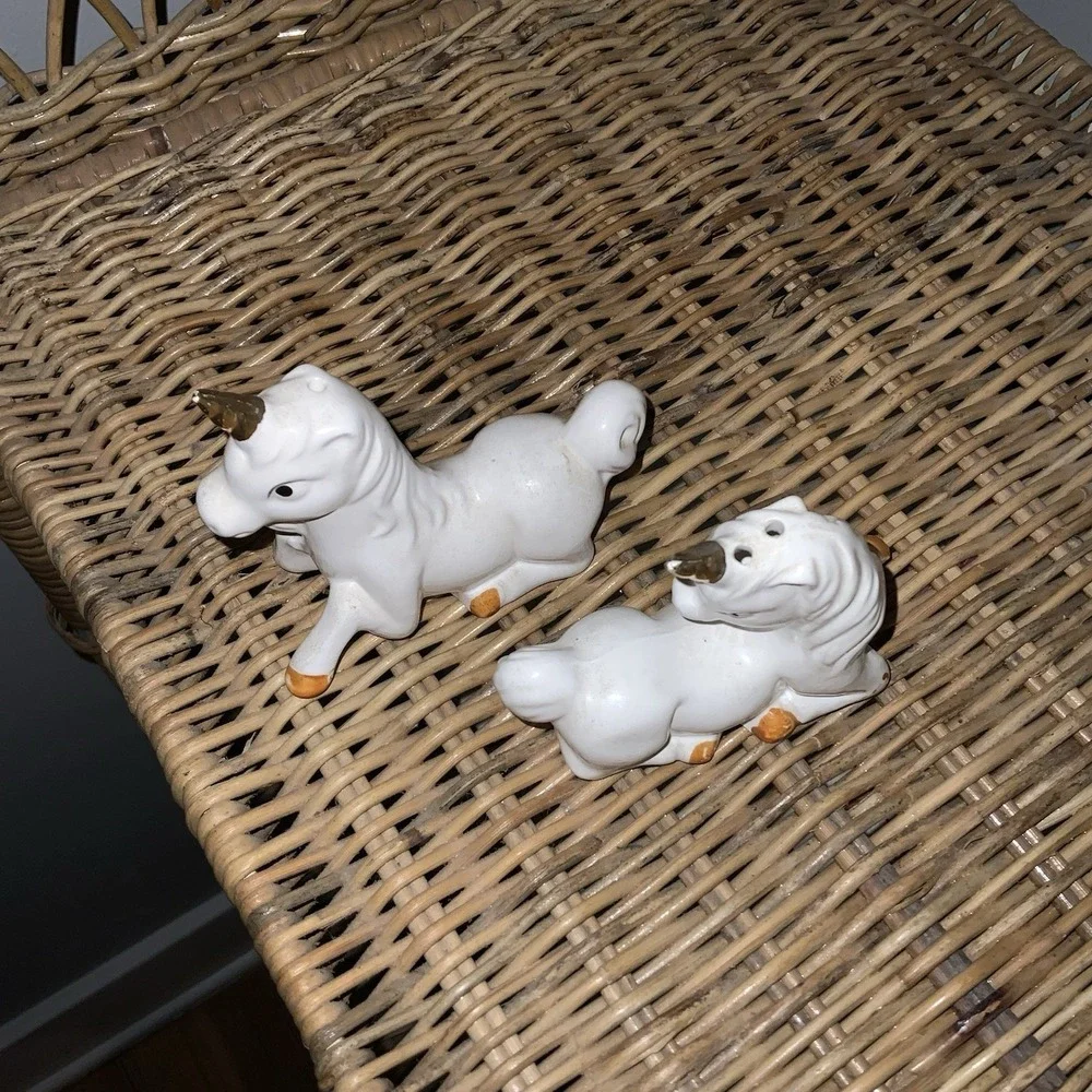 Vintage‎ Unicorns, White Gold Salt Pepper Shakers Ceramic W/ Stoppers Decor
